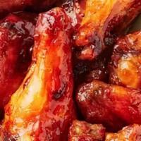 15 Chicken Wings  · 15 Wings  with bbq , Buffalo sauce  or lemon pepper