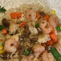 Combination Fried Rice Combo · Fried Rice with Chicken, Beef, Shrimp and Vegetables, Eggroll, Drink