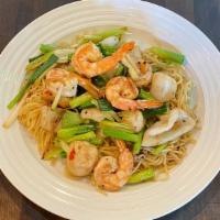 Seafood Garlic Noodle · Jumbo shrimp/scallops/calamari & lobster ball
