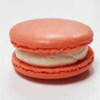 Strawberry Macaron · Strawberry buttercream