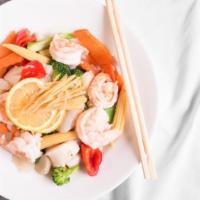 Steamed Shrimp With Vegetables..清蒸虾 · 