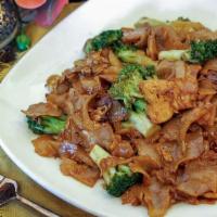 Pad See Eew · Flat noodles, egg and broccoli, and stir fried sweet black soy sauce.