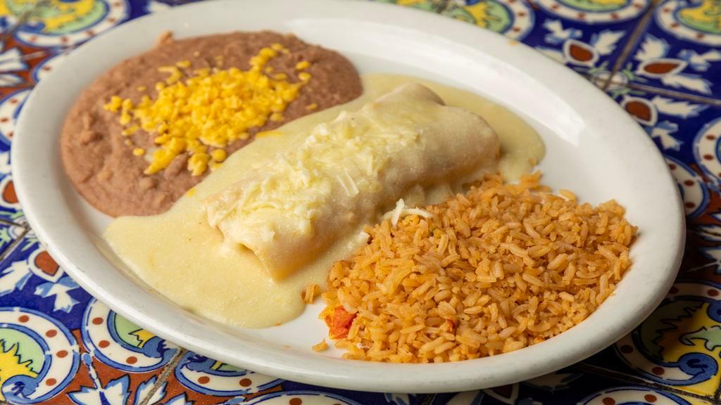 Enchilada Dinner · Choice of the following beef, chicken, cheese, spinach choice of sauce chili con carne, sour cream, chile con queso or salsa Verde.