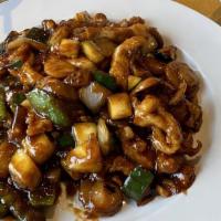 Cashew · Zucchini, snow peas, water chestnuts, onions, cashews and garlic in brown sauce.