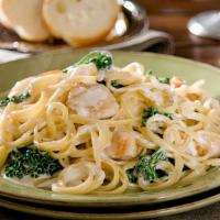 Spaghetti Alfredo · Served with chicken or shrimp with alfredo sauce.