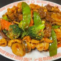Mandarin Combination · chicken, beef, shrimp, broccoli, carrots, water chestnuts, mushroom, baby corn, snow peas, b...