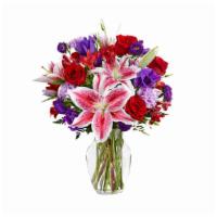 The Ftd® Stunning Beauty™ Bouquet · The FTD® Stunning Beauty™ Bouquet blooms with rich, bold blooms, making this a fresh flower ...