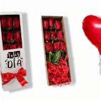 Feliz Dia - White Box · ***the color of the balloon can change according to availability*** 

This box of roses will...