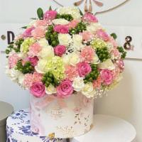 Lovely Coko Berry · Designer choise: 60 roses + mix season flowers / 180 degrees

The flowers in hat boxes are t...