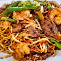 Combination Noodles  · Beef, Chicken & Shrimp