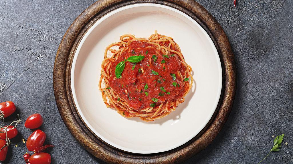Spaghetti Tomae · Fresh spaghetti served with tomato sauce and your choice of meat and additional toppings.