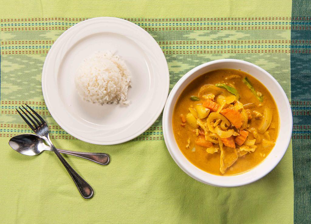Gang Garee (Desserts) · Yellow curry with coconut milk, potatoes, carrots, onions, and bell peppers.