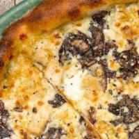Chicken & Goat Cheese · Herbed olive oil, chicken, goat cheese, crimini mushrooms, caramelized onions, spin blend ch...