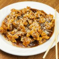 C07  Sesame Chicken (芝麻鸡) · 芝麻鸡. Crispy chicken pieces tossed in a sweet and savory sauce and sesame seeds.