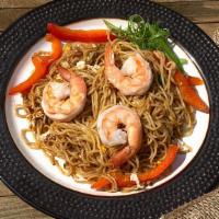 R4 Yakisoba · Japanese-style stir fried egg noodle with mixed veggies and chicken