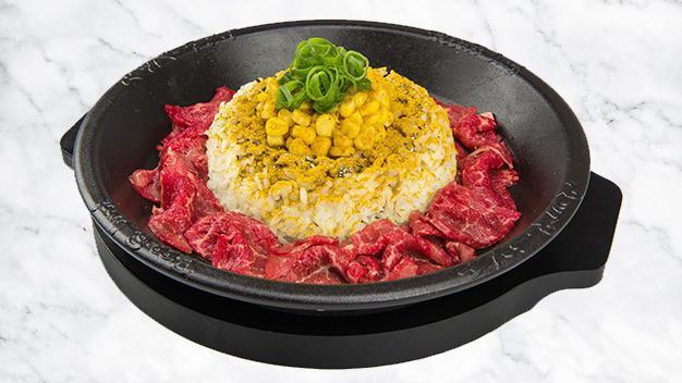 Curry Beef Pepper Rice · Mixed with curry powder, corn, garlic butter, garlic sauce, white rice, and seasoned (no sauce).