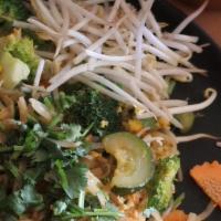 Pad Thai Noodles | Tofu Or Veg · (rice noodles, bean sprouts, peanuts, in Thai tamarind sauce)