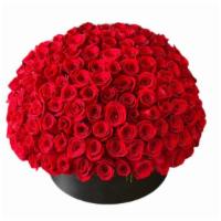 Big Kahuna Black Box Edition · Over 100 beautiful premium roses in our signature roung black box.
