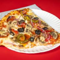 Capos Supremo · Pepperoni, sausage, mushrooms, onions, sweet peppers and black olives.