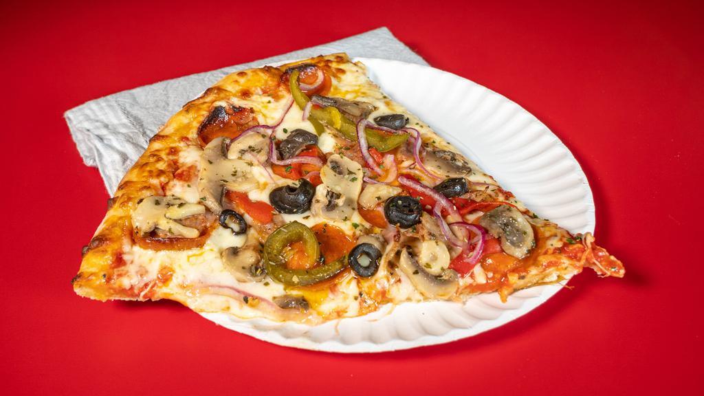 Capos Supremo · Pepperoni, sausage, mushrooms, onions, sweet peppers and black olives.