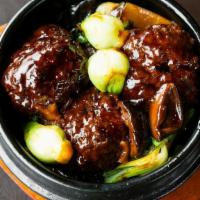 Lion'S Head Meatball 红烧狮子头 · Jumbo braised pork meatballs with vegetables