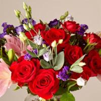  Truly Stunning™ Bouquet · Share a smile with your loved ones through a bouquet filled with stunning beauty and heartfe...