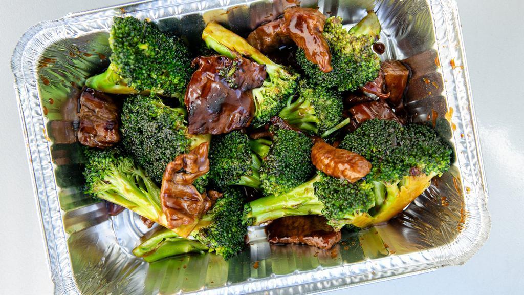 E5 Beef And Broccoli · Sauteed sliced beef and broccoli in oyster sauce
