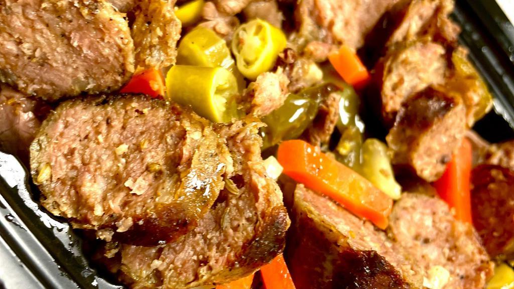 Beef & Sausage Combo Bowl · Seasoned thin sliced roast beef and sliced mild Italian sausage in au jus, garnished with grilled sweet bell peppers. Add giardiniera peppers for $0.50 more.