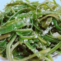 Seaweed With Garlic · 