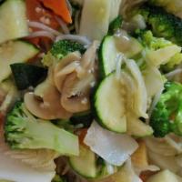 Vegetarian'S Delight · Mixed vegetables stir-fried in white sauce.