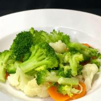 Side Vegetables
 · Fresh mix of broccoli, cauliflower and carrots.