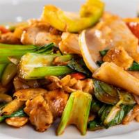 Sriracha Noodle · Flat noodle with your choice of meat, green onion, Tomatoes, bok choy, basil, snow pea in sr...
