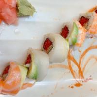 Spicy Tuna Rainbow Roll 🌶 · Spicy tuna roll withsalmon, tuna, shrimp and white tuna on top.