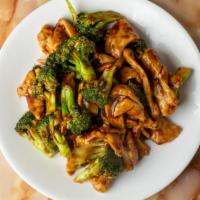 Chicken Broccoli · White meat chicken with broccoli carrots homemade brown sauce.Large size
