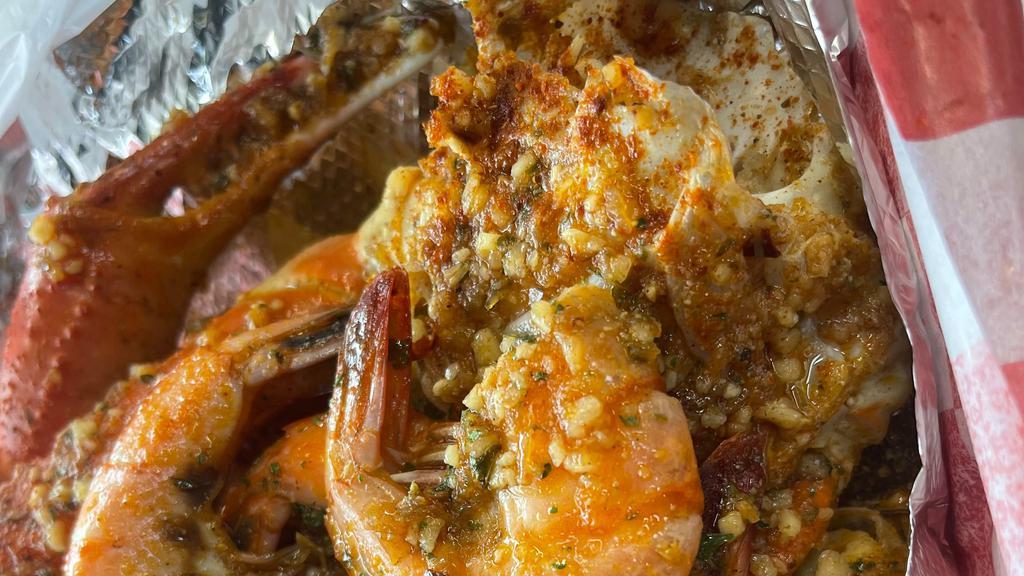 Mix It Up Snowcrab & Shrimp Boil · 1/2 lb Snowcrab, 1/2 lb Shrimp, one corn, 2 potatoes and one sausage