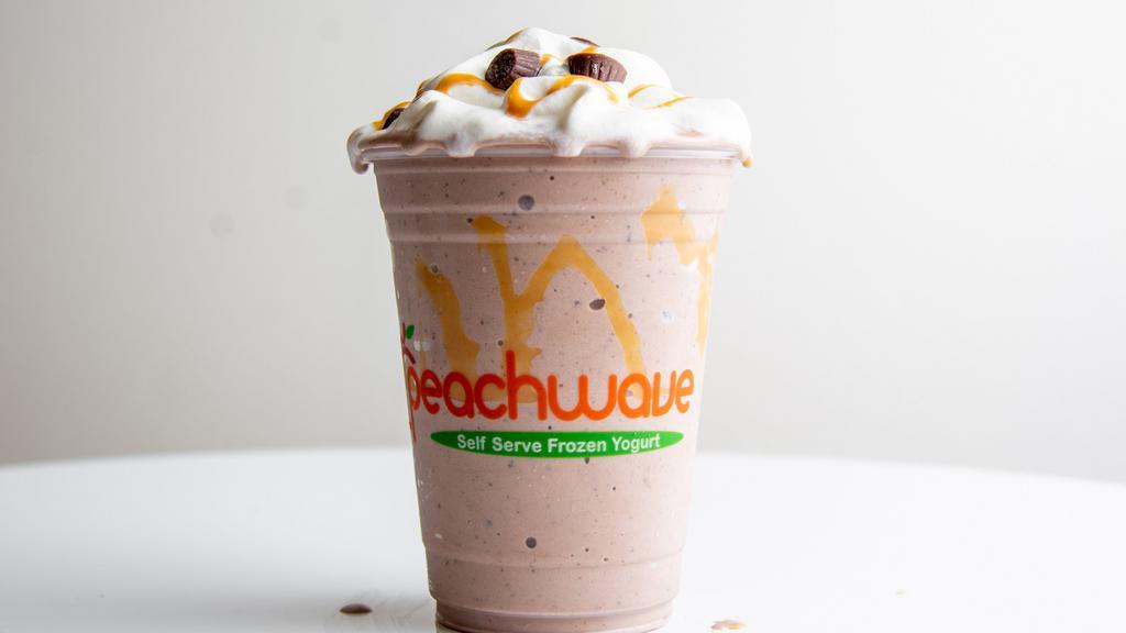 Peanut Butter Cup Smoothie · 16 oz; Contains peanuts; A peanut butter cup lovers dream. Made with non-fat chocolate and vanilla frozen yogurt and Reese's.