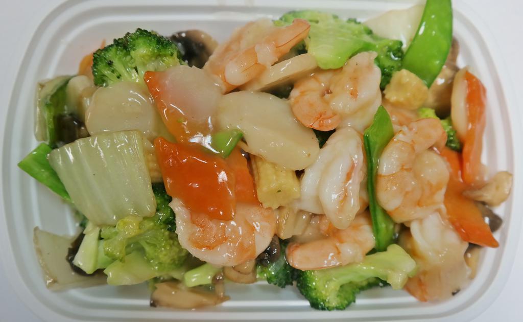 Steamed Shrimp With Mixed Vegetable · 
