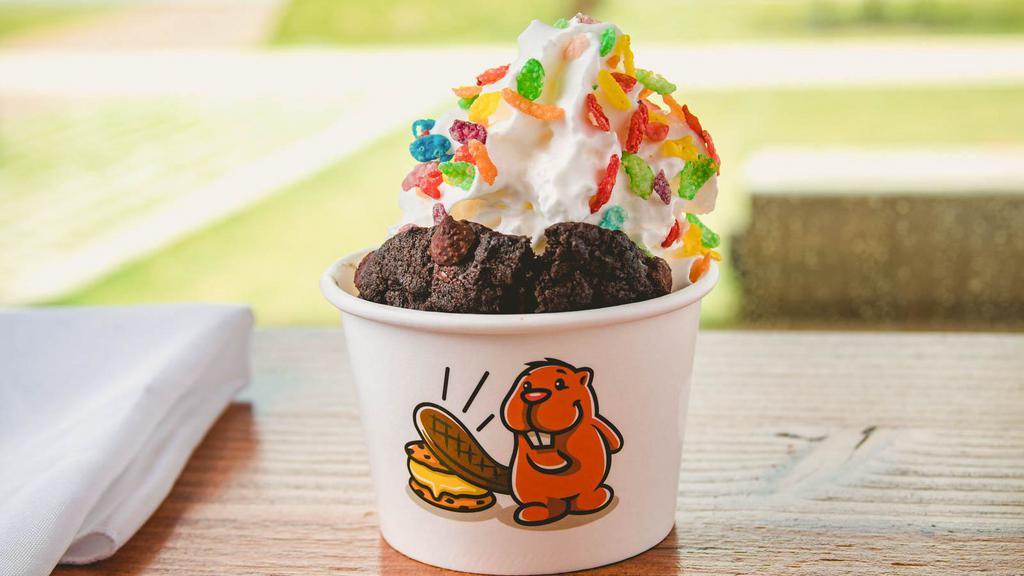Cookie Sundae · Choose 1 cookie flavor.
Choose 1 ice cream flavor.
Choose 2 toppings.