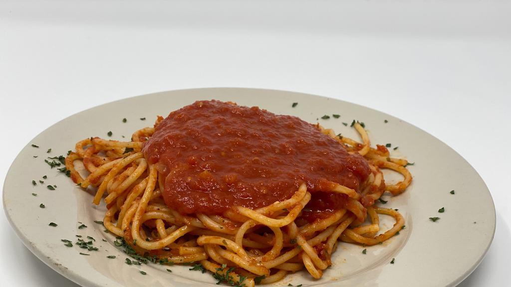 Spaghetti With Bread · 