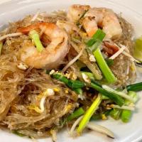 Pad Woon Sen                          · Stir fried glass noodle, egg , green onions, white onions and bean sprouts.(served with stea...