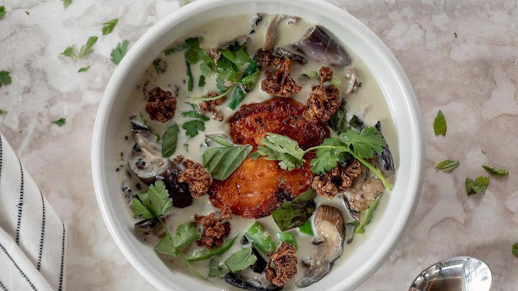 Spicy Vegan Curry · griddled sweet potato, eggplant, snap pea, cauliflower, shiitake mushroom, black rice