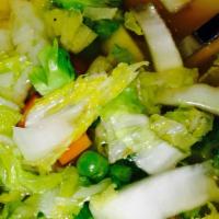 Vegetable Soup · Sopa de vegetales.