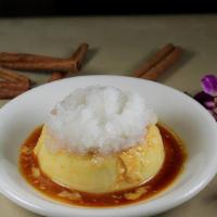 Flan Canciller · Flan with coconut on top.