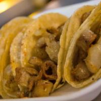Tacos De Tripitas · 4 Tacos de tripas, ordenalas a tu gusto. /4 Tripe tacos, order them to your liking.