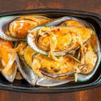 1/2Lb Mussels · Green mussels on the half shell