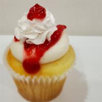 Strawberry&Cream · Vanilla cake, strawberry filling, whipped cream , buttercream