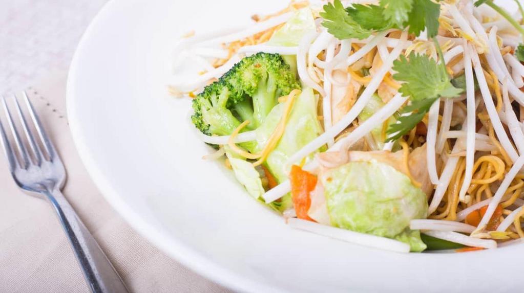 Lo Mein · Lo mein noodle, broccoli, cabbage, carrot, scallions, bean sprout.
