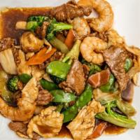 Happy Family · Chicken, beef, and shrimp with mix veg of broccoli, carrot, water chestnuts, cabbage, mushro...