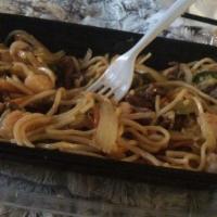 Pad Thai Lo Mein Noodle · Choose from chicken, beef, shrimp or combo.