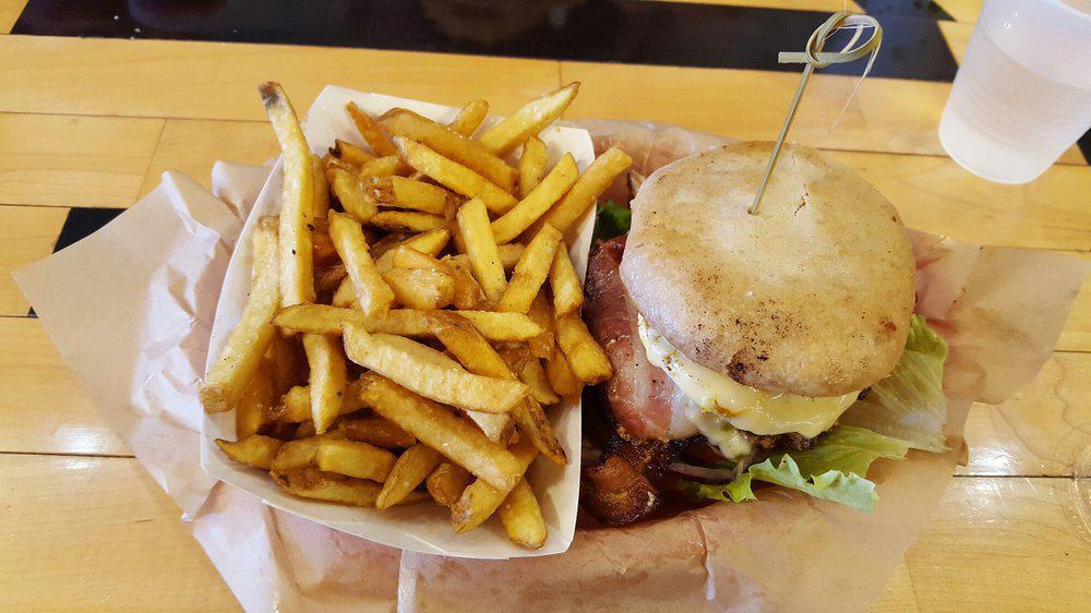 Bingo Burger · Burgers · American · Sandwiches · Salad